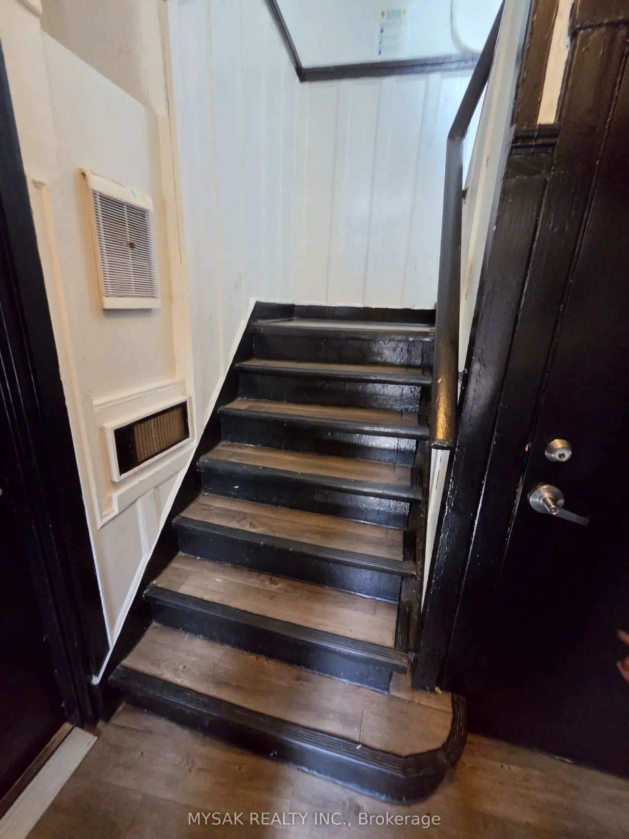 455 King William Street — photo 2