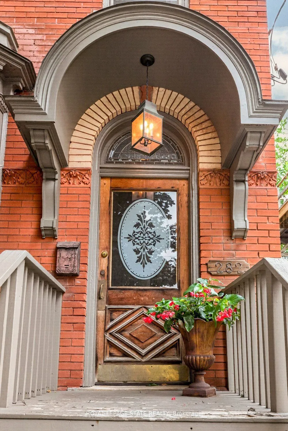 282 Hess Street S
