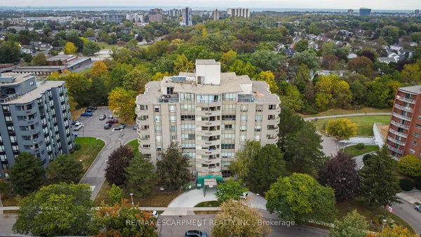 8 Village Green Boulevard, Unit 510