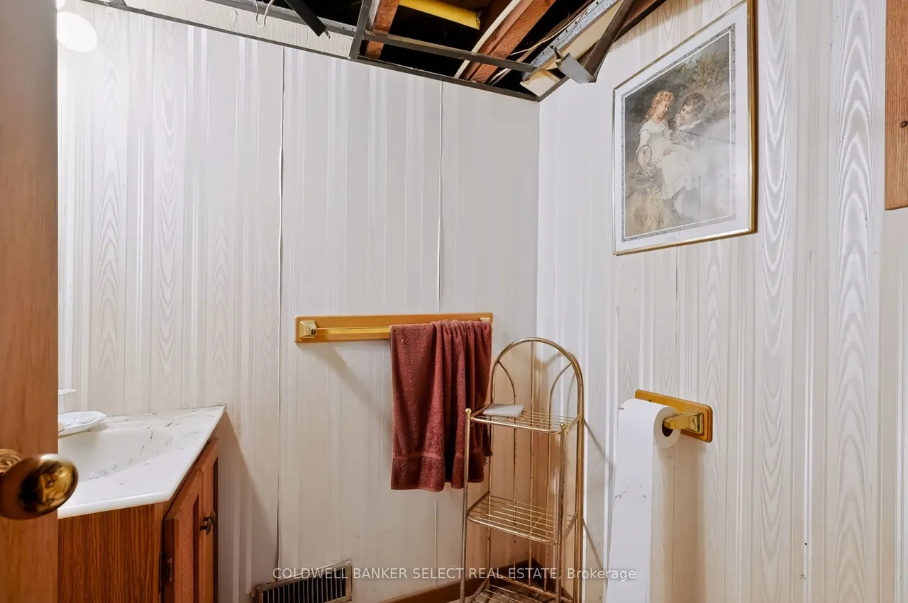 642 Upper Wellington Street — photo 23