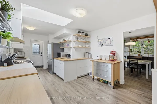 19 Ellingwood Avenue — photo 2