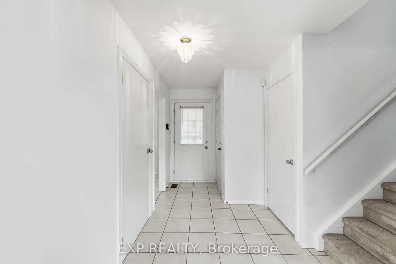 195 Queen Victoria Drive, Unit 38 — photo 3