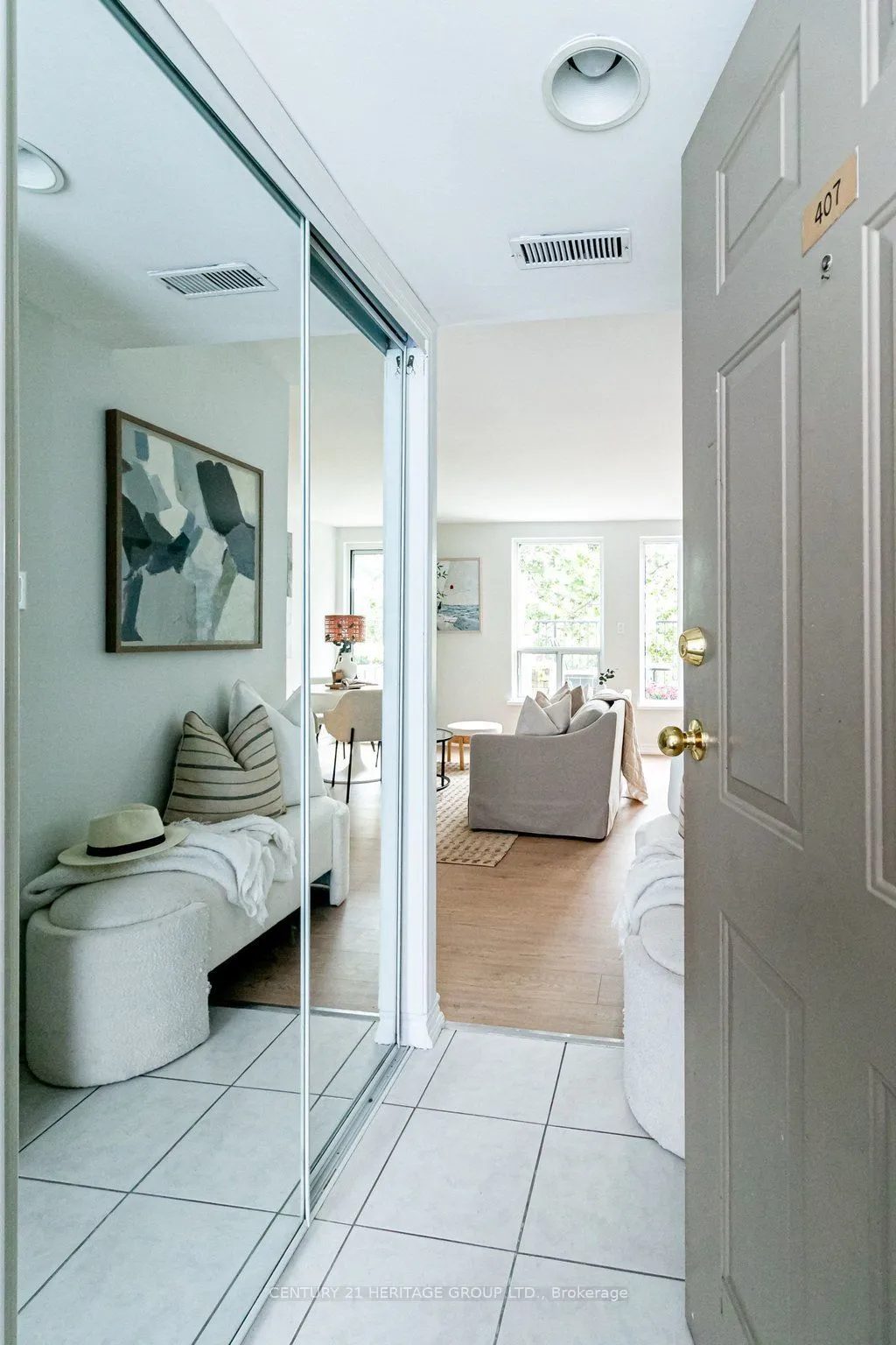 400 York Boulevard, Unit 407 — photo 2