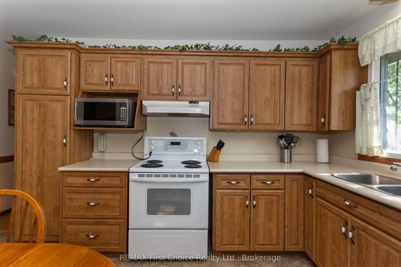 160 Whalen Street — photo 3