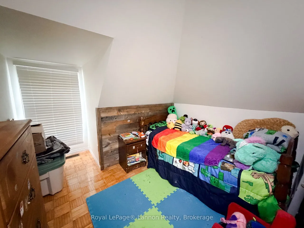 34 Antonisen Avenue — photo 11