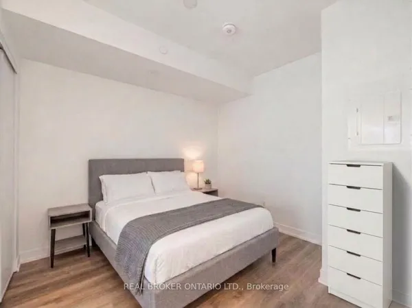 1 Jarvis Street E, Unit 922