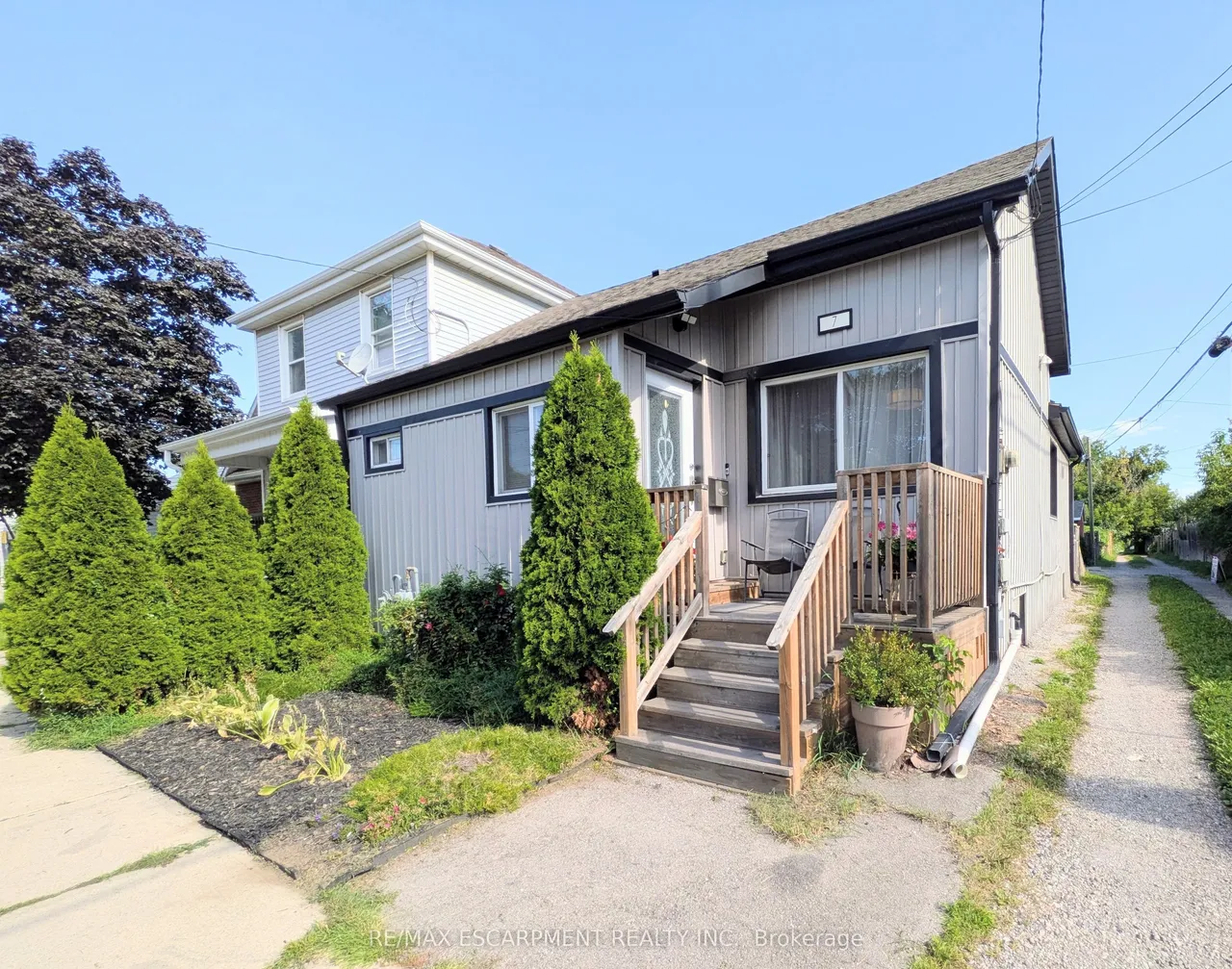 7 CAMPBELL Avenue