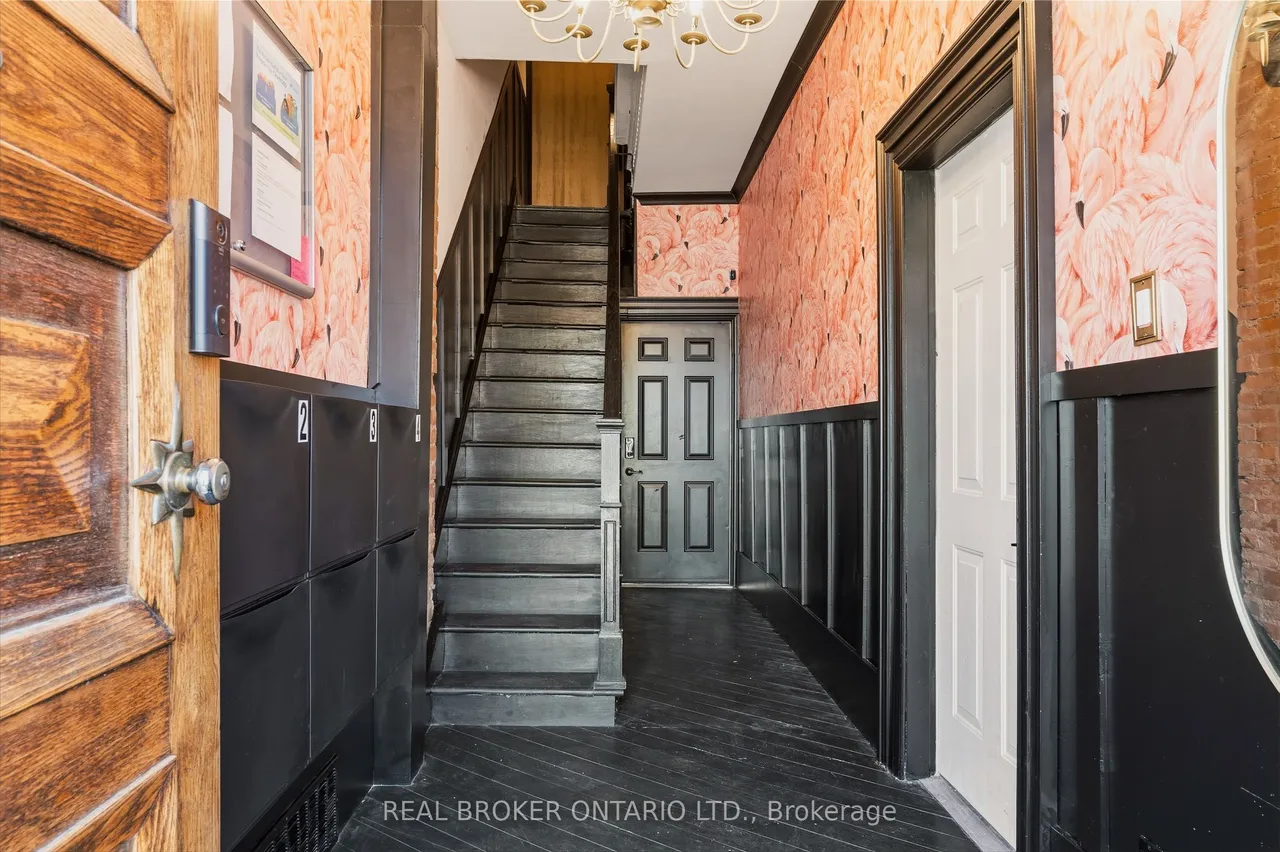 158 Hunter Street E — photo 3