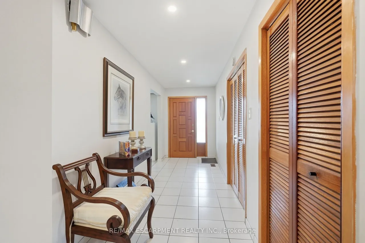 36 Algonquin Court — photo 3