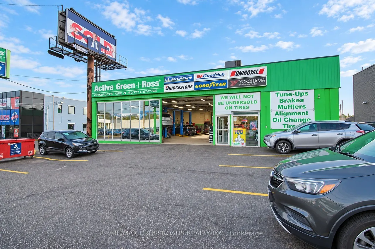 955 Upper James Street — photo 2