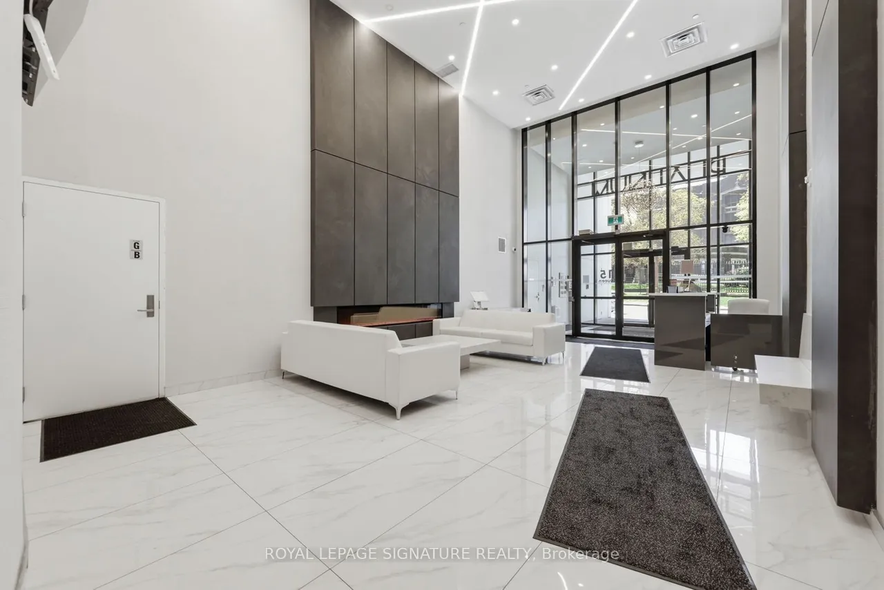 15 Queen Street S, Unit 2110 — photo 11