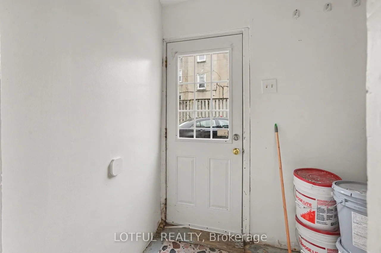 118 Marier Avenue — photo 3