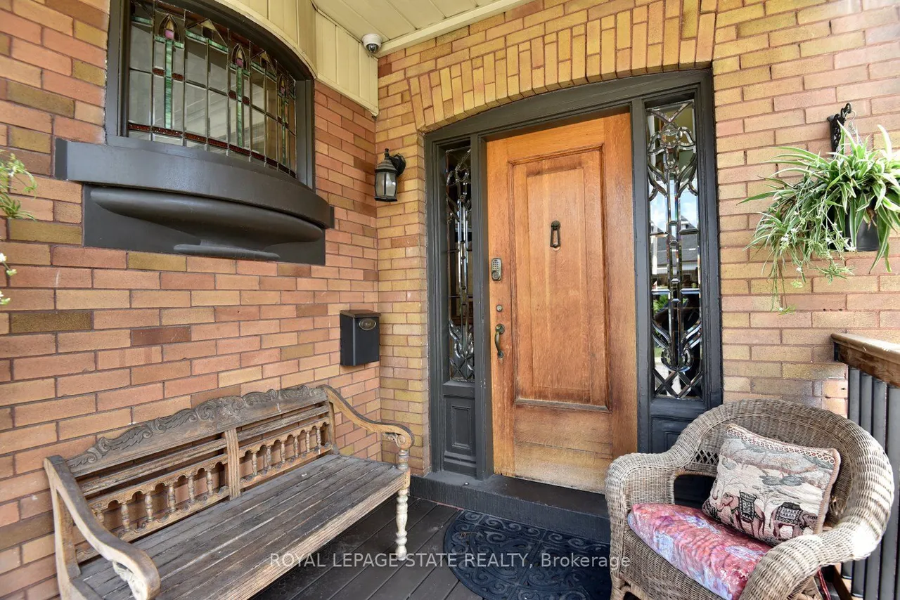 70 Kensington Avenue N — photo 3