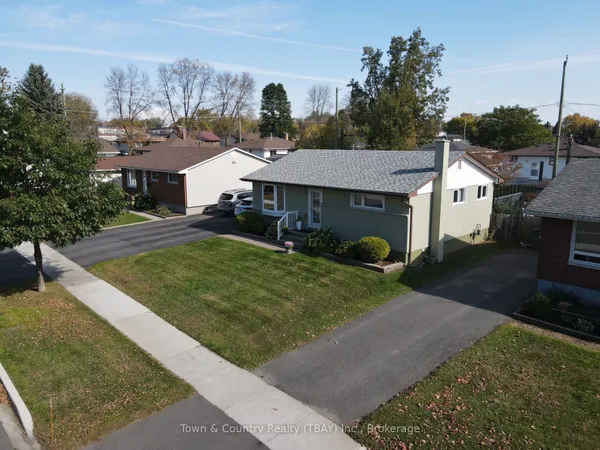 213 Cedar Avenue — photo 2