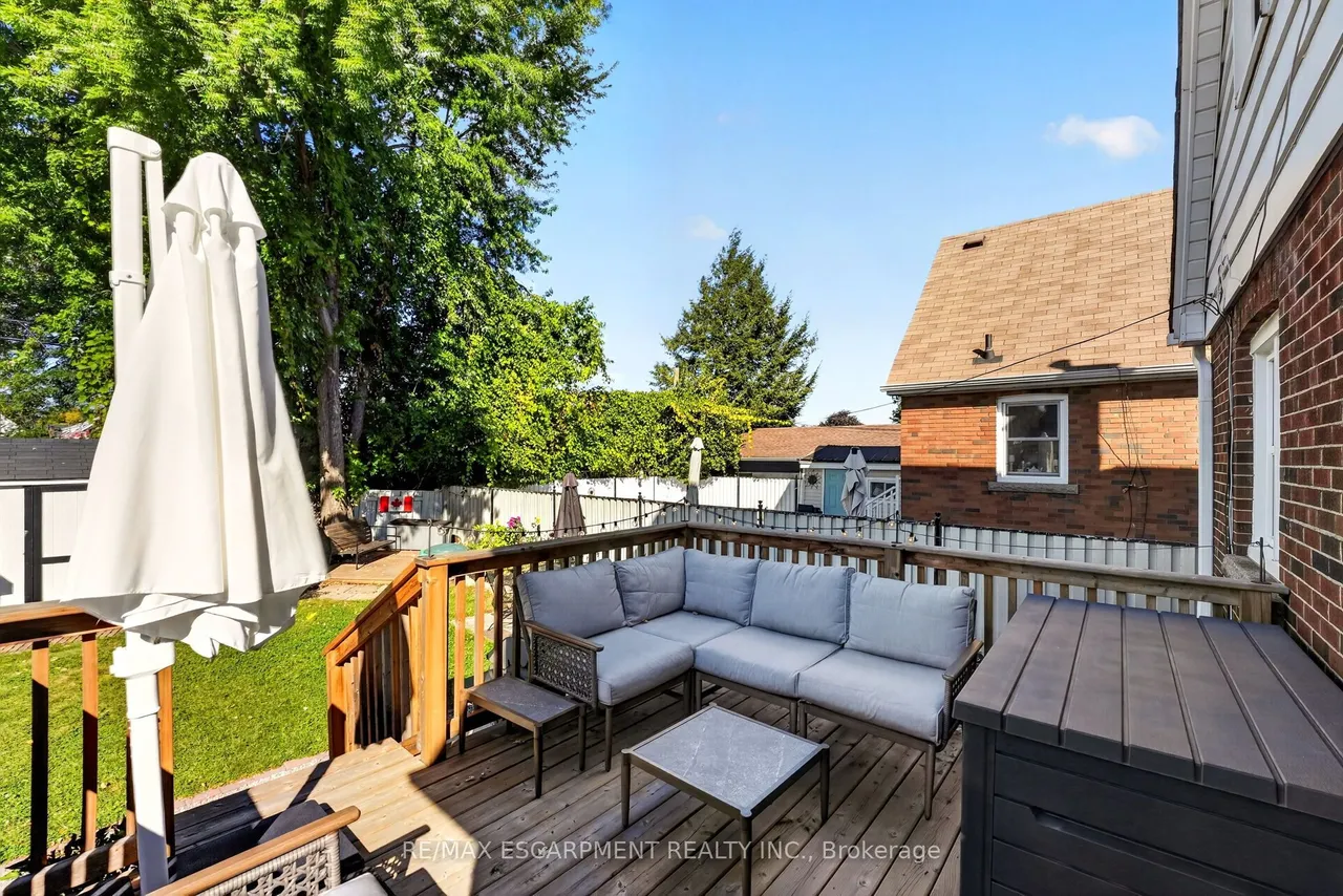 78 CAMERON Avenue S — photo 45