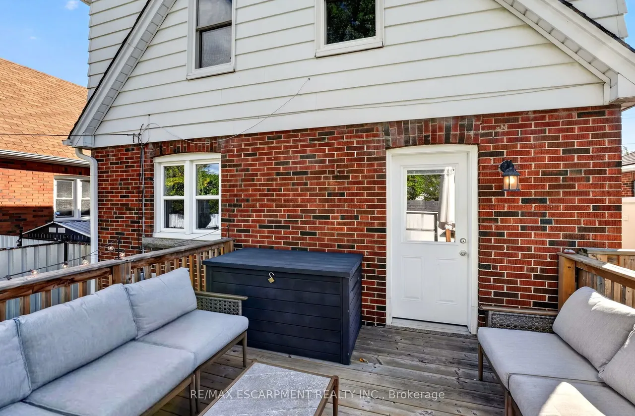 78 CAMERON Avenue S — photo 44