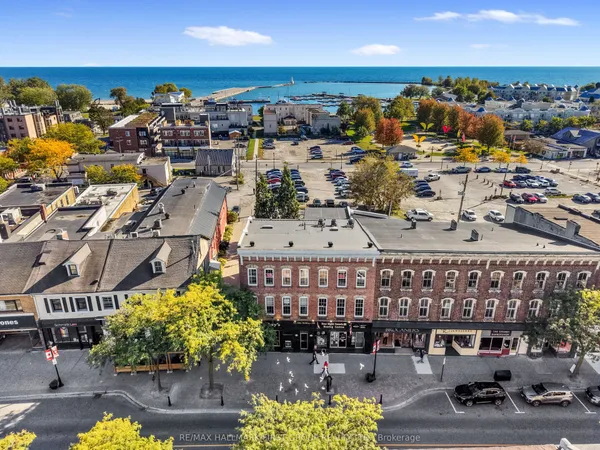 19 King Street W, Unit 202