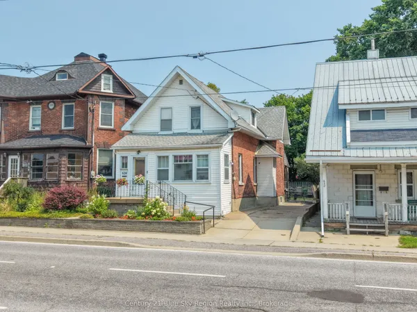 624 McIntyre Street E