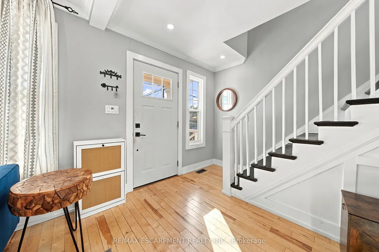 1231 Dunsmure Road — photo 3