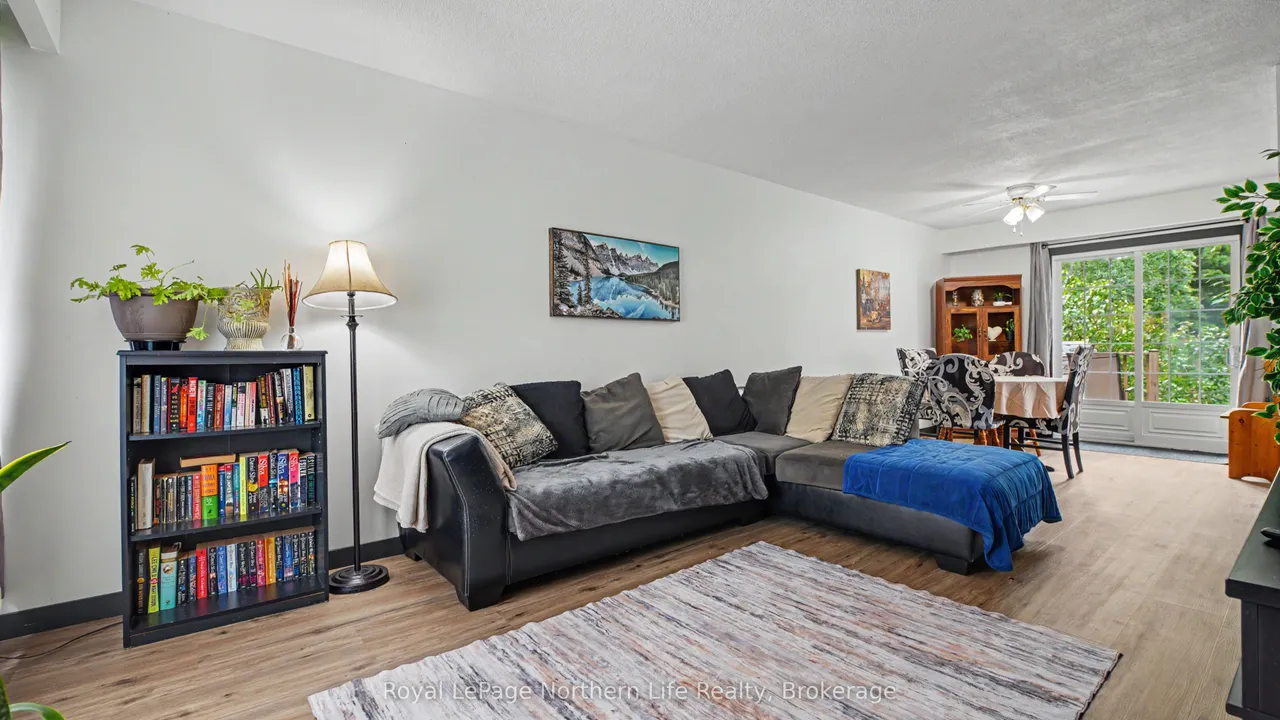 811 Tackaberry Drive — photo 2