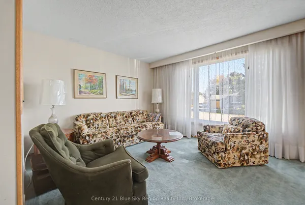 29 Beaver Crescent — photo 2