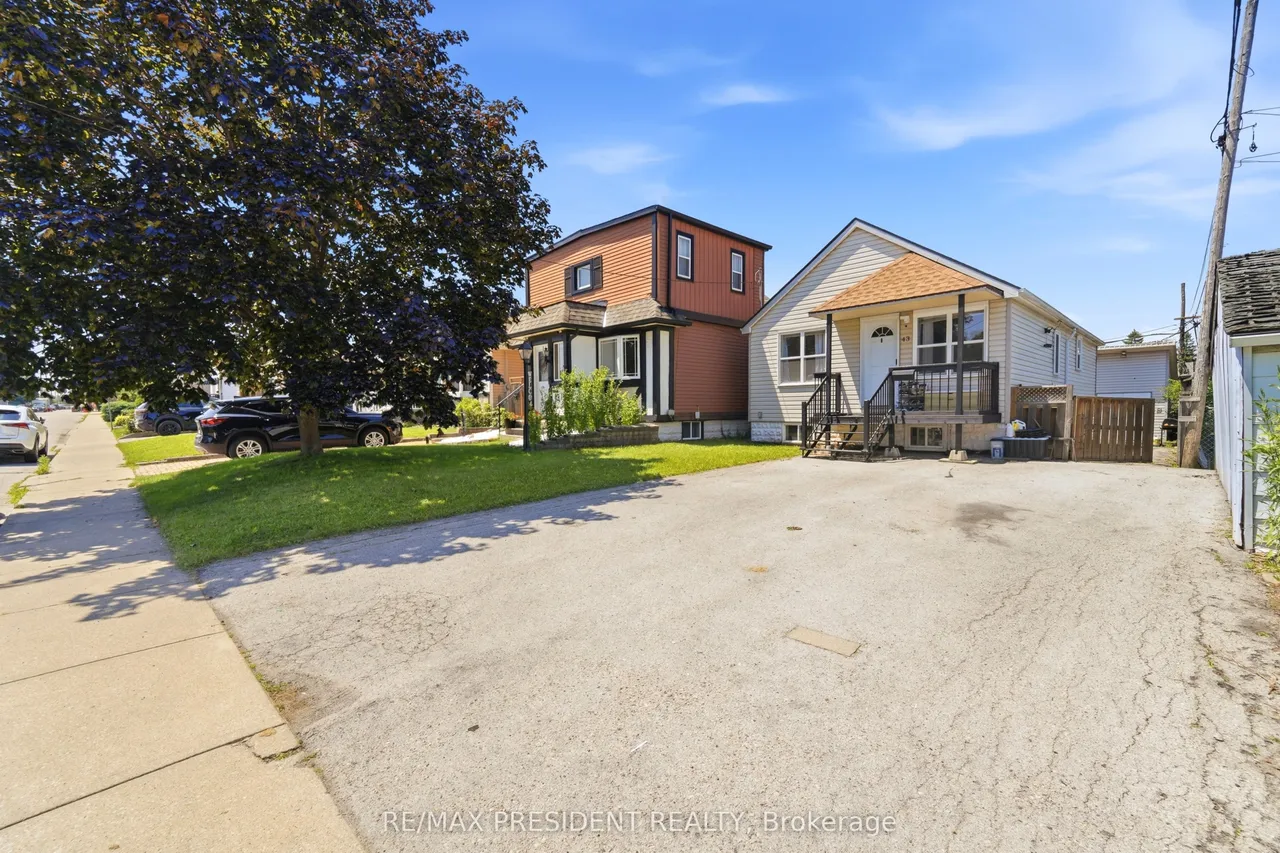 43 Adair Avenue N