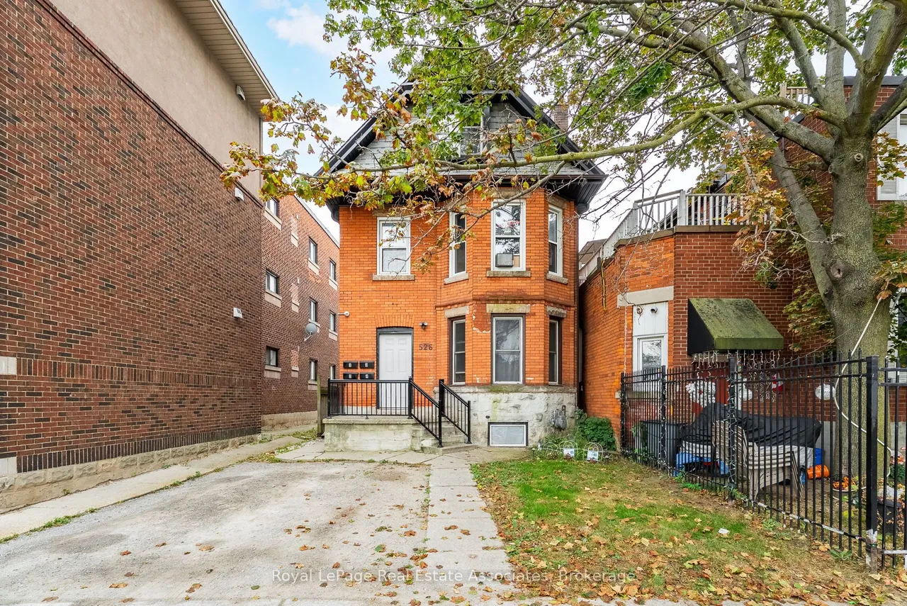 526 King Street E — photo 2