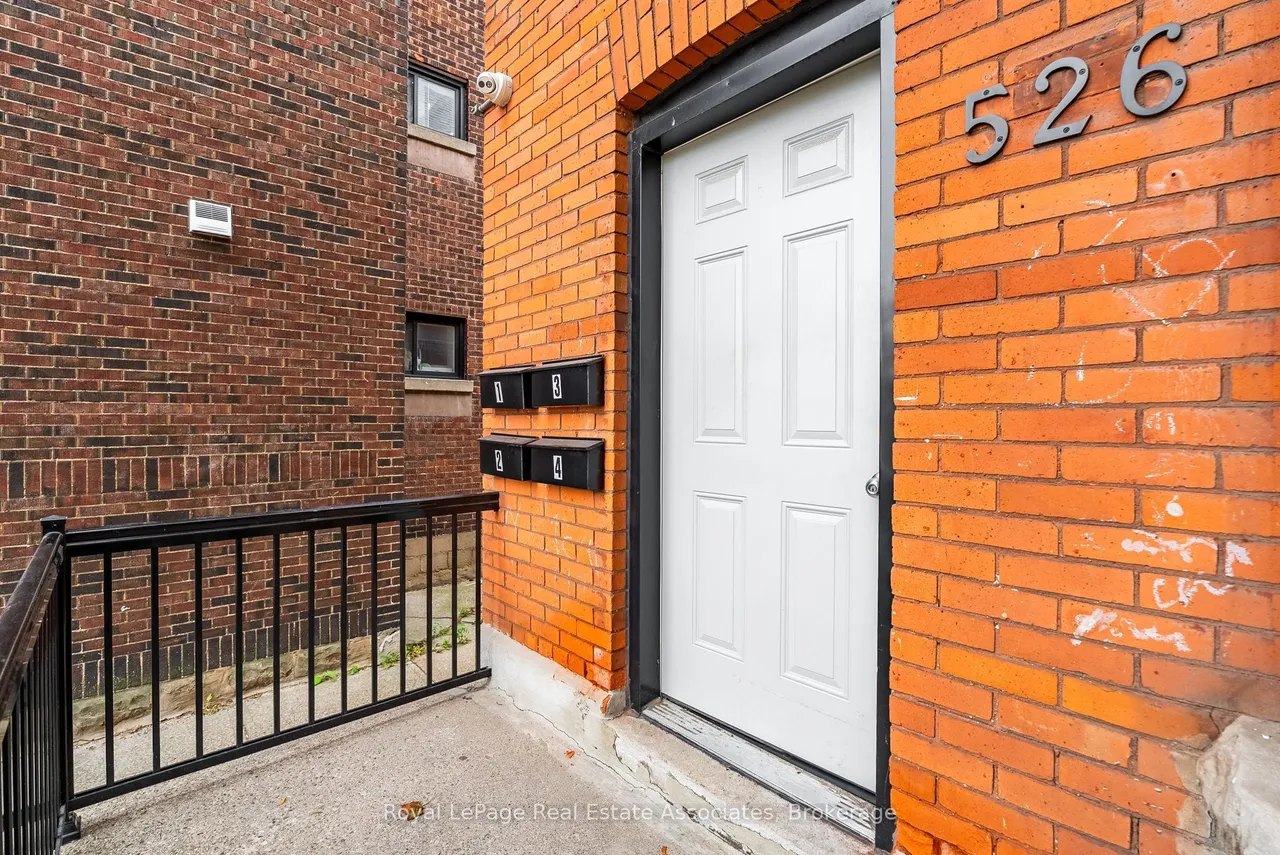 526 King Street E — photo 34