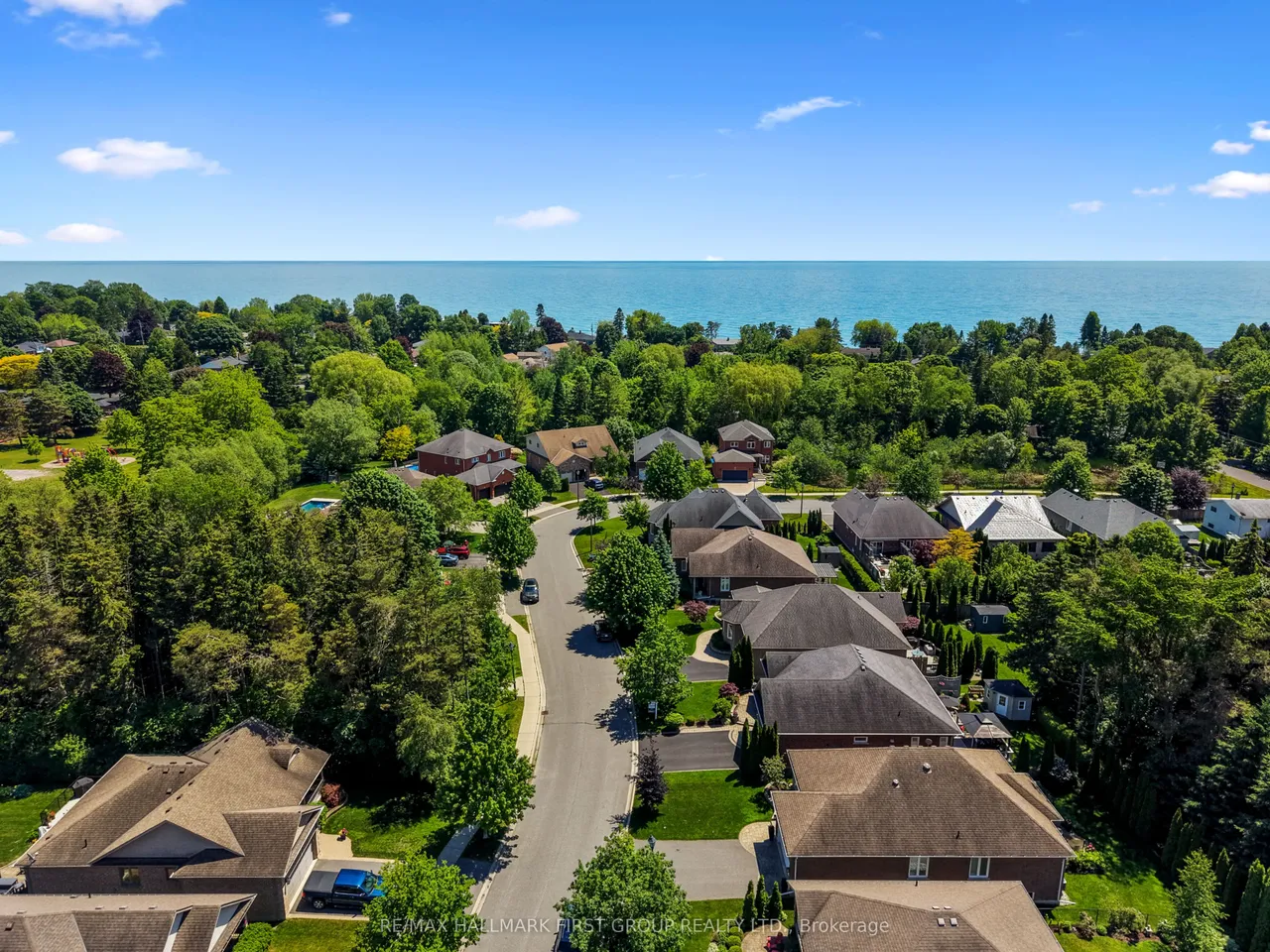 489 Foote Crescent — photo 49