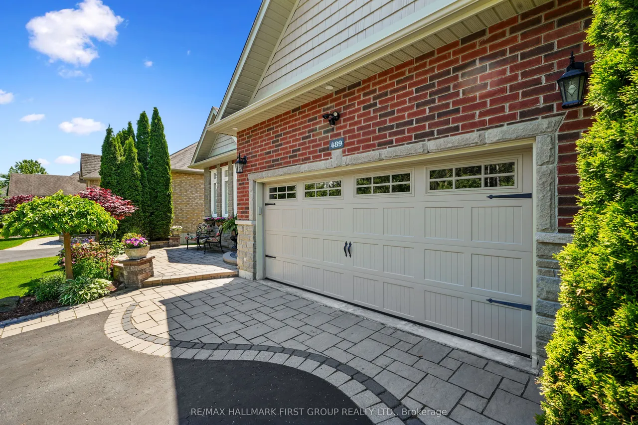 489 Foote Crescent — photo 2