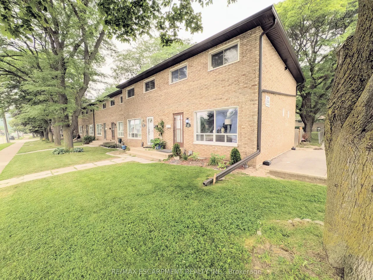 22 RIVERDALE Drive, Unit 1