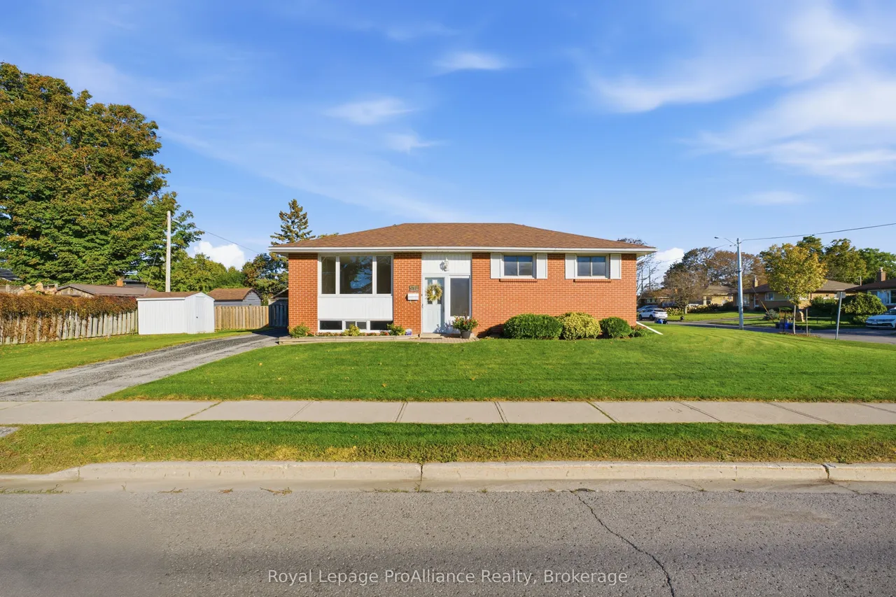 572 Elizabeth Street — photo 2