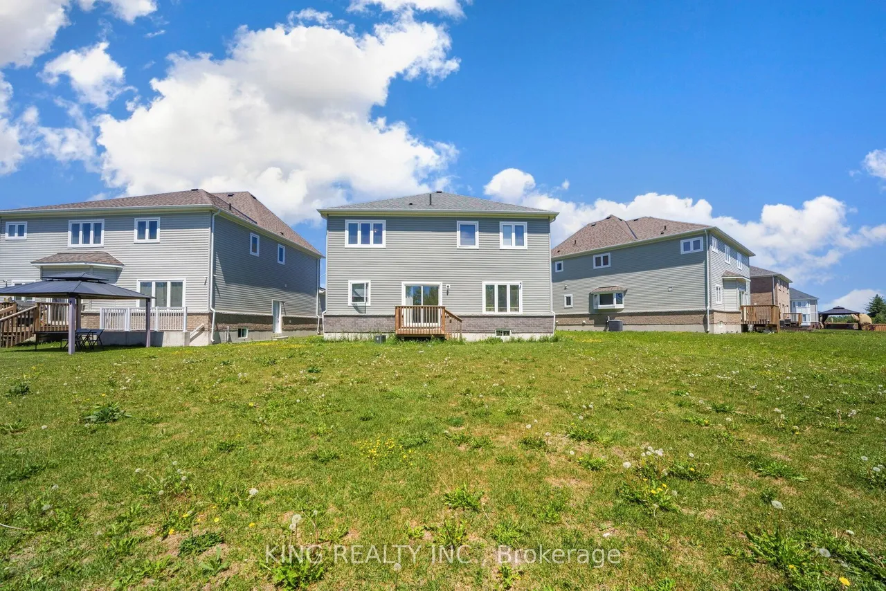 7 Todd Crescent — photo 49