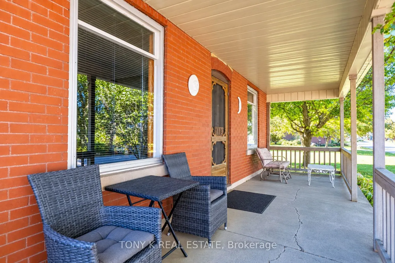 113 Freelton Road — photo 3