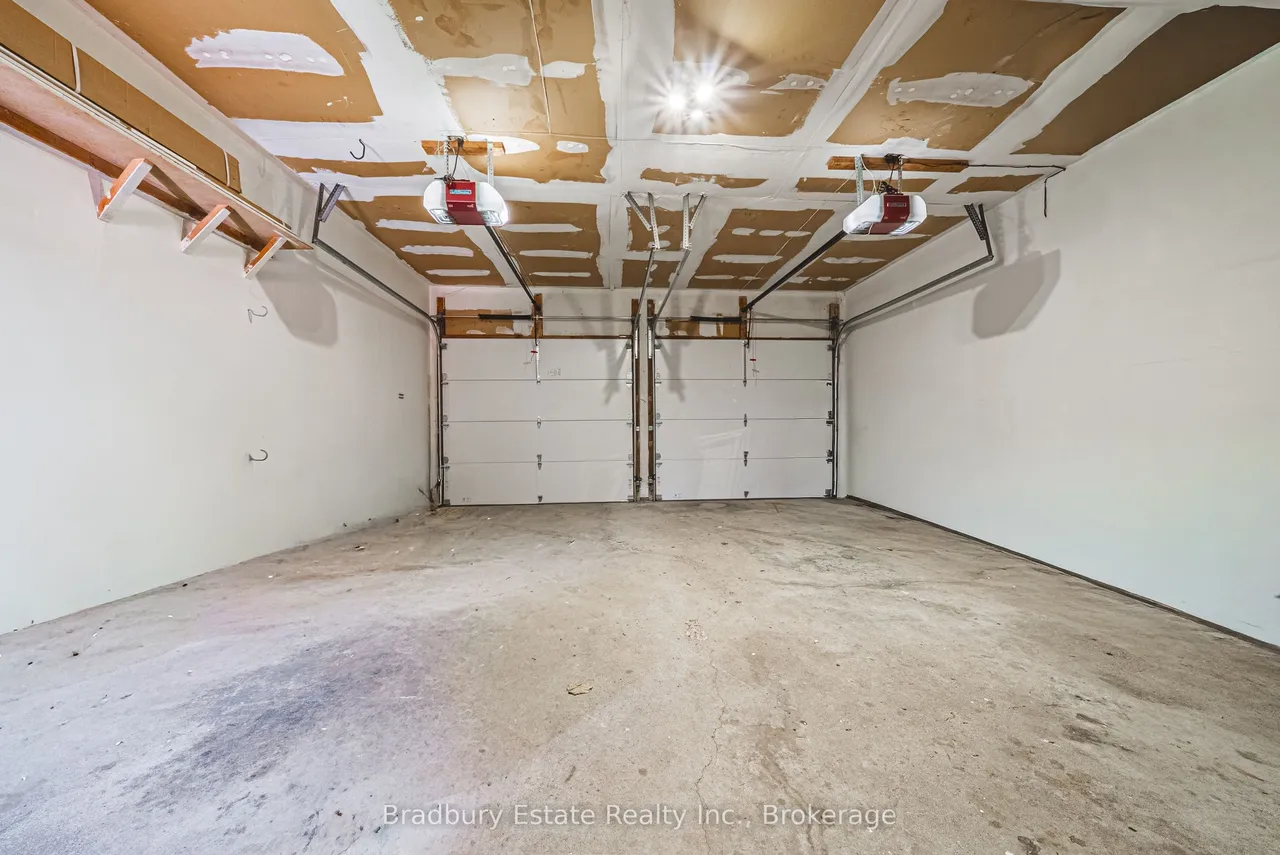 100 Chudleigh Street — photo 49