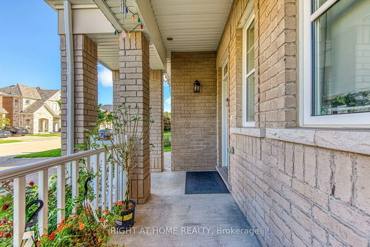 40 Stillwater Crescent — photo 3
