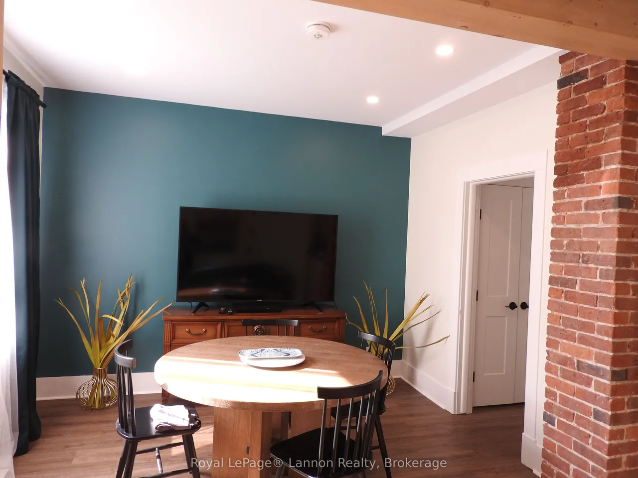 16 Crown Street — photo 34
