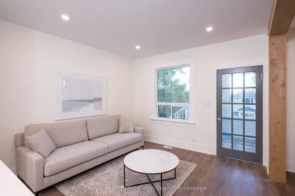 16 Crown Street — photo 2
