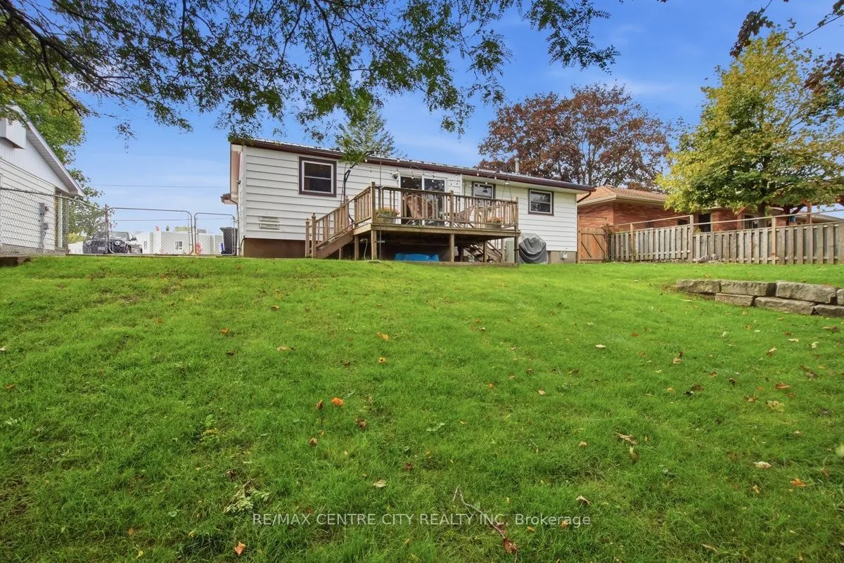 4564 East Road E — photo 50