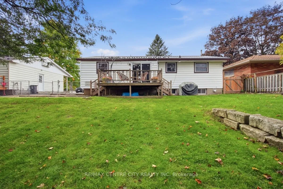 4564 East Road E — photo 49