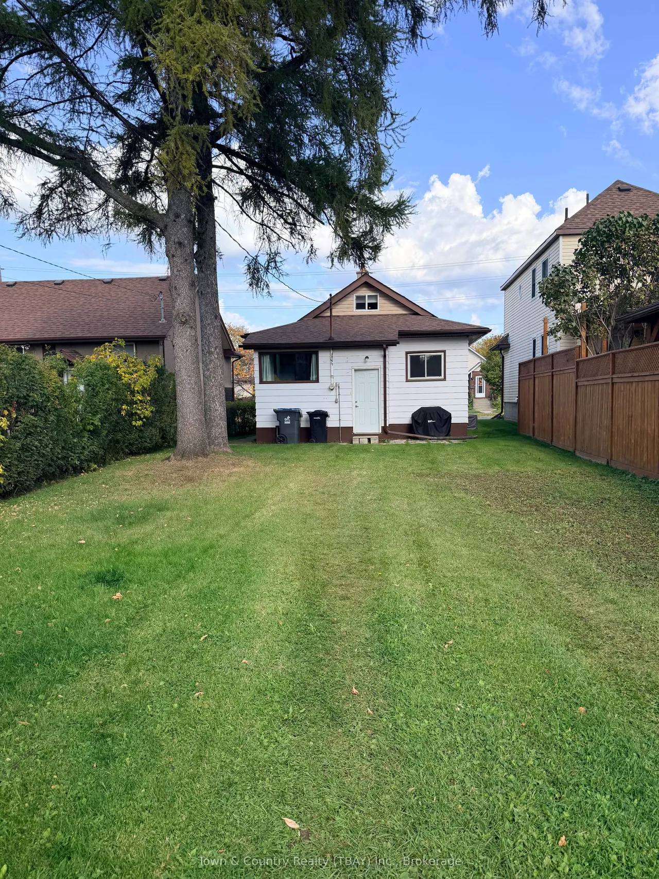 372 Mary Street E — photo 16
