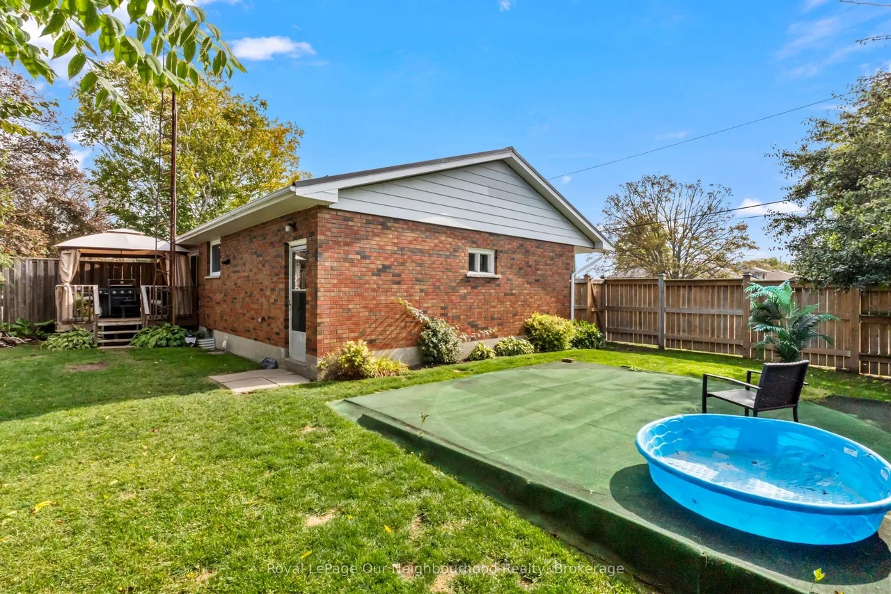 546 Burwash Street — photo 15