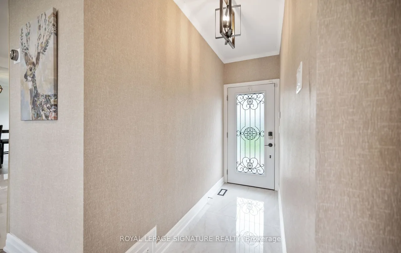 17 Wendakee Drive — photo 2