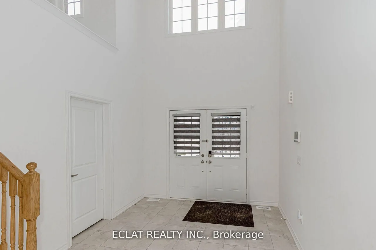 329 Russell Street — photo 2