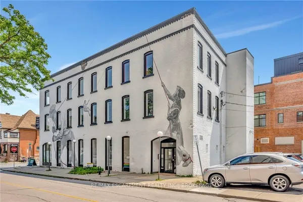 380 King Street E — photo 2