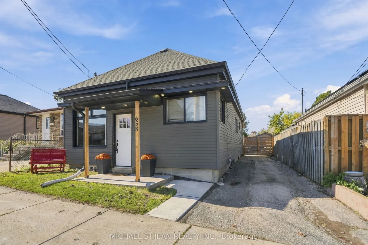 658 Upper Wellington Street — photo 2