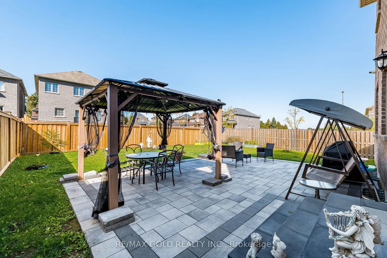298 Ridley Crescent — photo 50