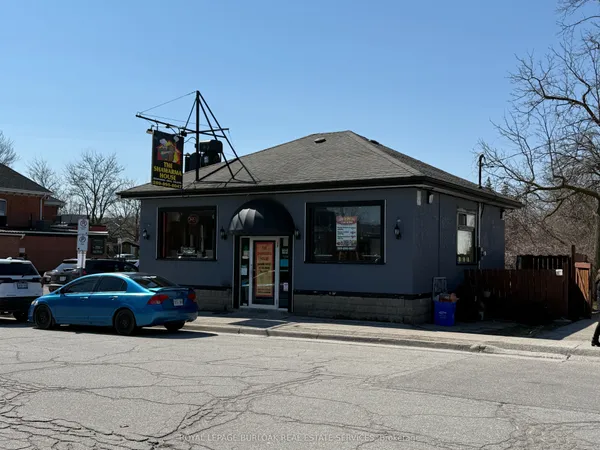 9 Main Street N