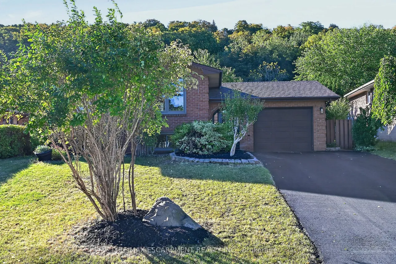 100 Marcella Crescent — photo 3