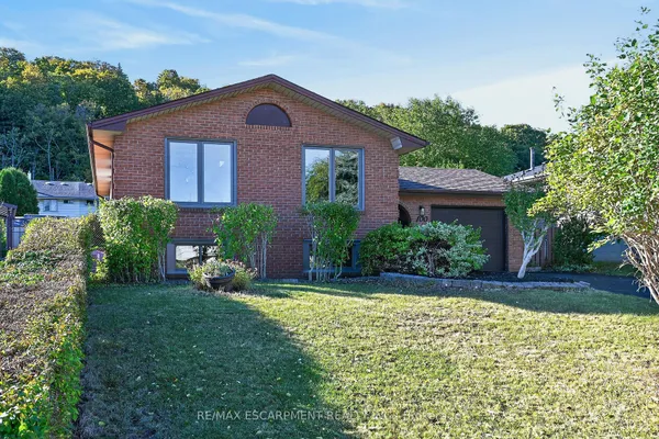 100 Marcella Crescent — photo 2